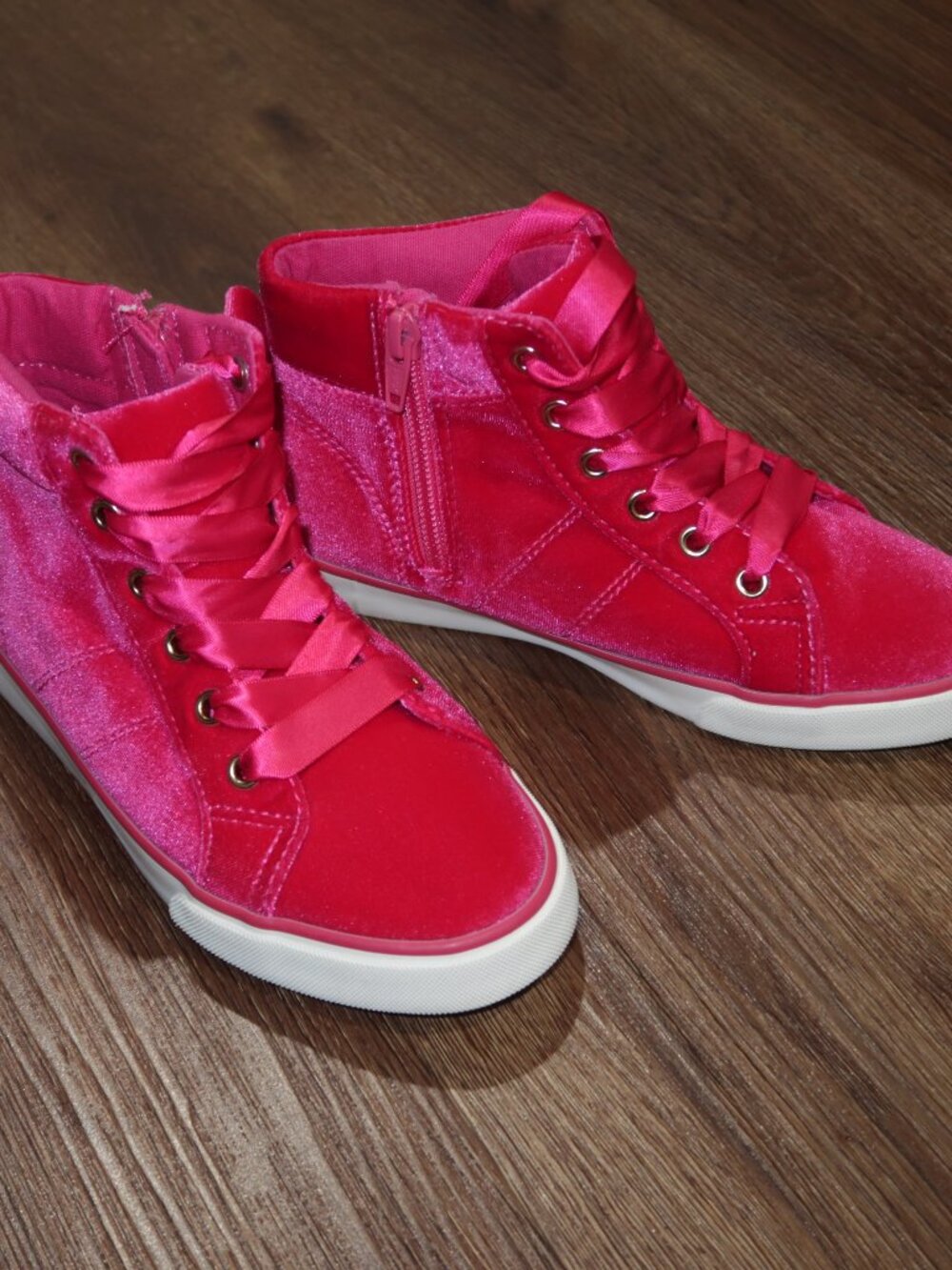 Girls Gymboree Bright Pink Velvet Ribbon Lace Zip Side High Top Sneakers 1 Youth